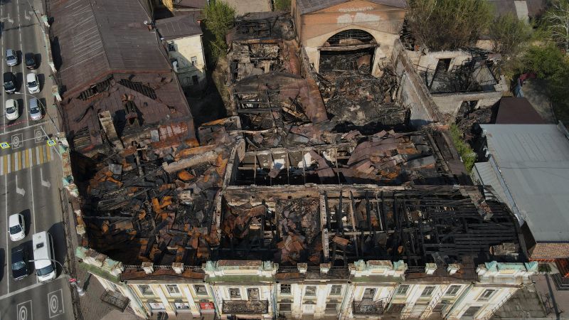 Как выглядит здание ТЮЗа в Иркутске после пожара 13 мая.