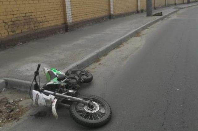 Мотоциклист и водитель мопеда разбились в Брянской области