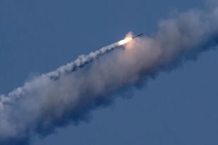 Россияне нанесли ракетный удар по Одесской области.