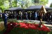 Могила лидера ЛДПР Владимира Жириновского на Новодевичьем кладбище в 40-й день смерти