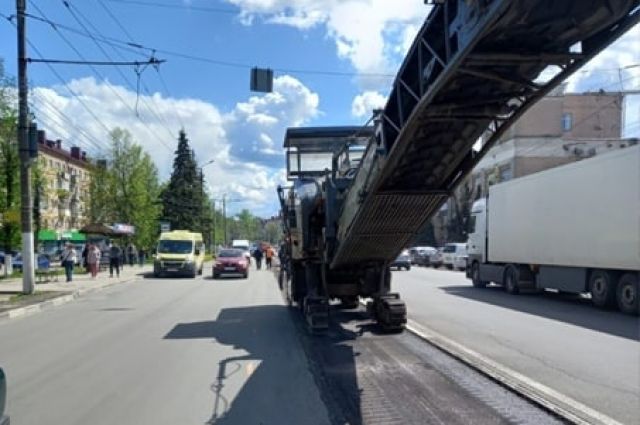 Красноармейскую улицу в Брянске ремонтируют методом «больших карт»