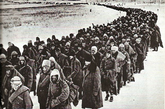 Пленные под Сталинградом, 1943 год.