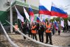 Сотрудники РЖД во время отправки «Поезда помощи Донбассу» с гуманитарным грузом в Москве