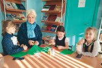 77-летняя Алина Добрякова до сих пор преподает в красноярской школе, пишет рассказы об учительском опыте и планирует издать роман.