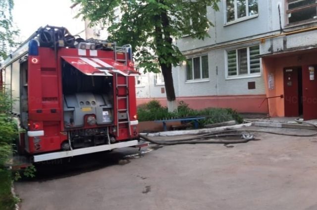 Магазин и квартиру тушили пожарные 19 мая на Брянщине