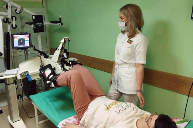 В Надымской районной больнице уже проводят занятия с пациентами на новых тренажерах.
