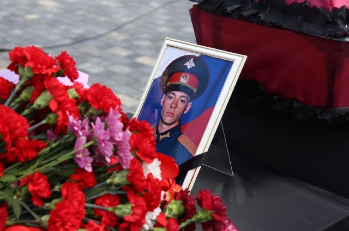 1 мая умер. Похороны солдата погибшего на Украине.