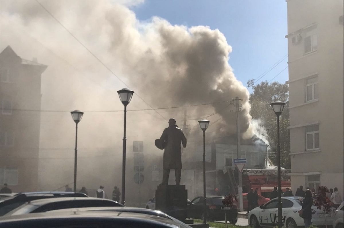 В твери горела высотка. Пожар на Желябова Тверь. Сгорел дом в Твери. Тверь высотка горит. Пожар в доме Молчановых на Тверской 24.