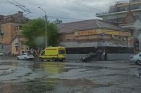 "ВАЗ" врезался в забор при аварии в центре Оренбурга