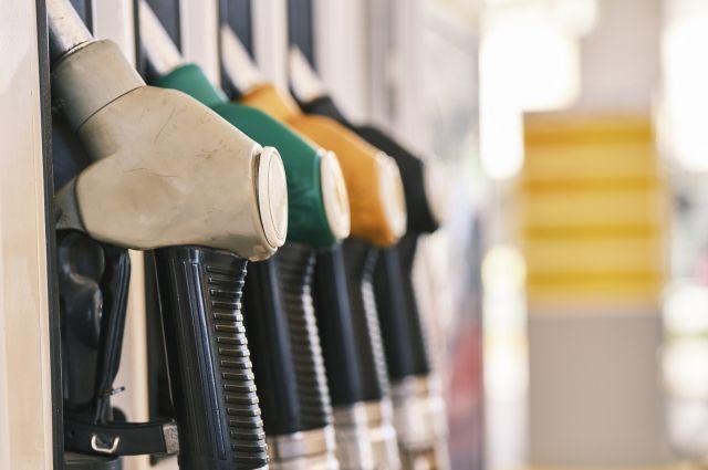 Бензин стал дешеветь с конца февраля 