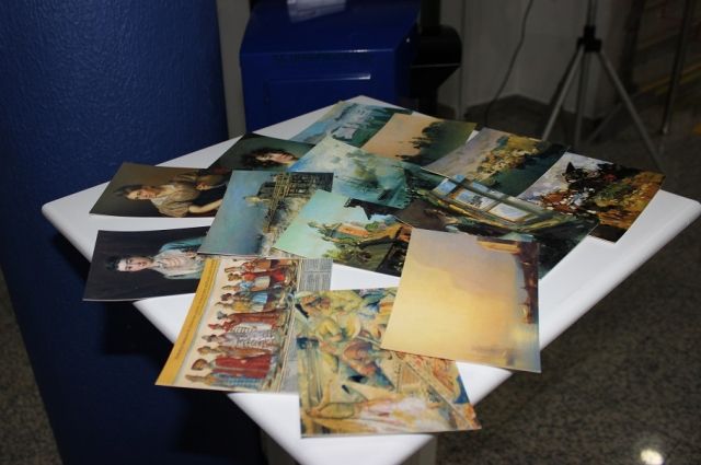 Все желающие бесплатно отправляли по почте открытки с репродукциями картин из музея