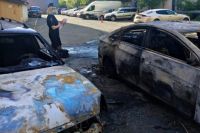 Ночью в Оренбурге подожгли авто