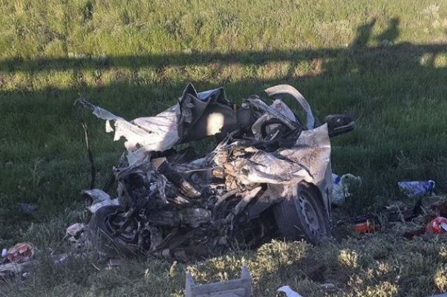 В страшном ДТП на трассе Оренбург-Соль-Илецк погибли водитель и 20-летняя пассажирка «Лады. 