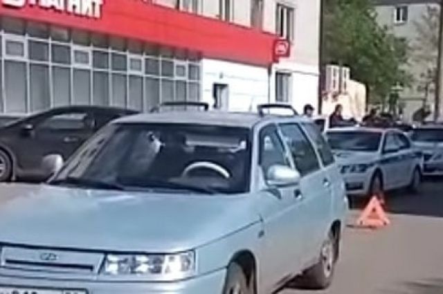 Четырехлетняя девочка попала под колеса автомобиля в Брянске