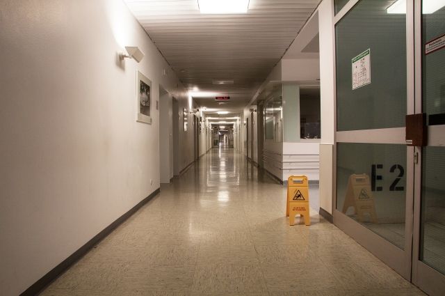 Пациентов из Березников возмутил пьяный охранник на входе в больницу