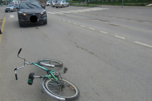 В Удмуртии 10-летний велосипедист попал под колёса иномарки
