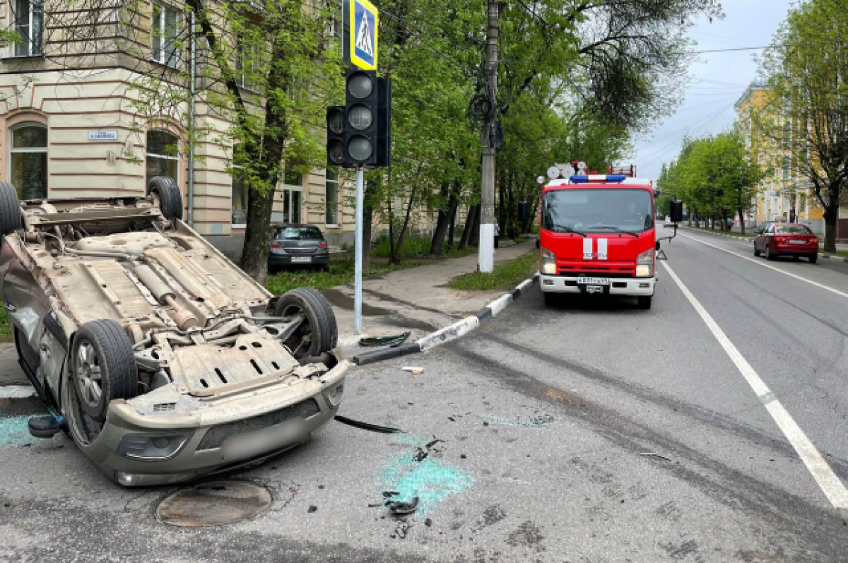 Площадь капошвара. Трасса м10. Площадь капошвара тверь. Происшествия в твери вчера. Видео аварий тверь.