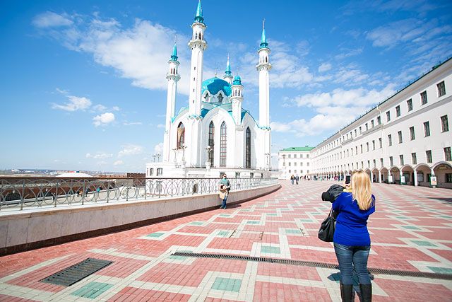 Молодежь для проживания выбирает Казань. 