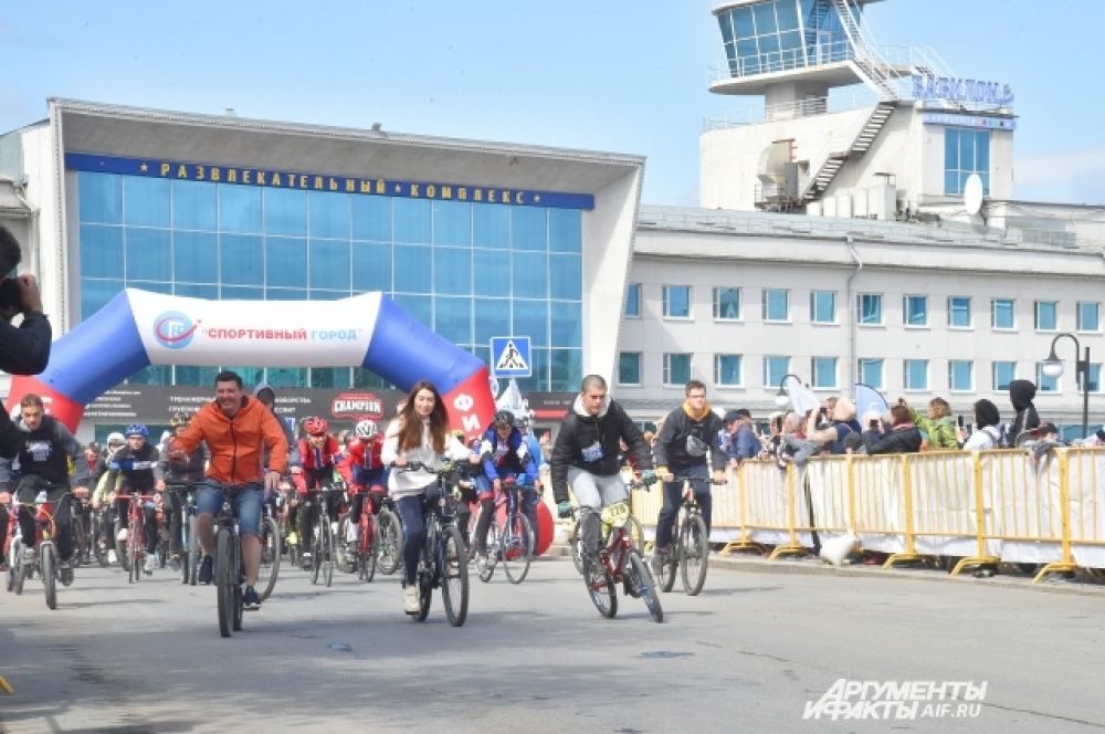 Вело омск. ВЕЛООМСК 2022. ВЕЛООМСК 5 июня 2022. Омск люди. ВЕЛООМСК 2022 фотоотчет.