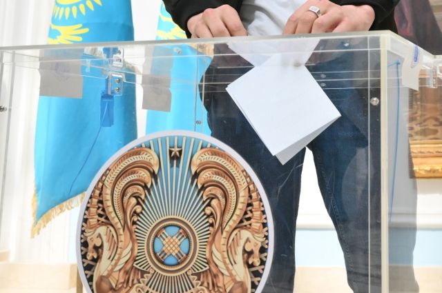 Exit poll: 70% избирателей поддержали поправки в Конституцию Казахстана