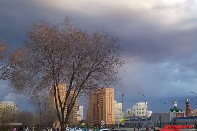 Гроза и сильный дождь ожидаются в Оренбуржье в ближайшие сутки.