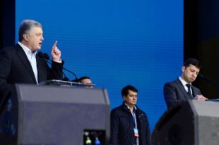Конфликт между Порошенко, Зеленским и военными на Украине позволяют говорить о возможном военном перевороте в этой нацистcкой стране.