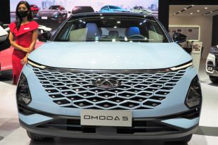 Китайский кроссовер Chery Omoda 5.