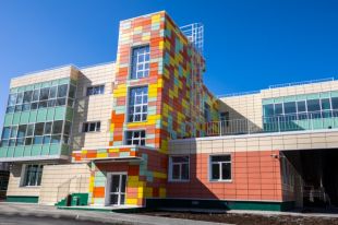 Детский сад готовится к приёму маленьких посетителей.
