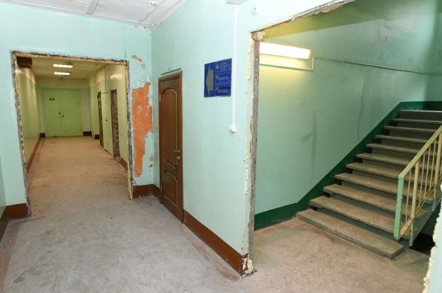 Школа № 143 Казани во время проведения работ по капитальному ремонту здания. 