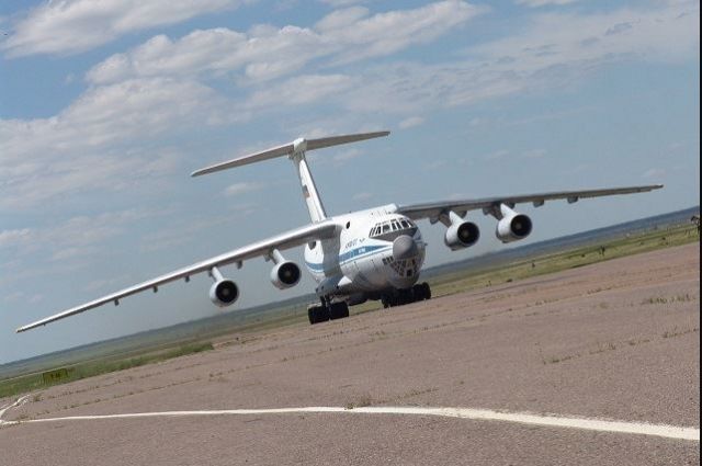 Пилоты приняли решение вернуться на иркутский аэродром из-за неисправности шасси, которая обнаружилась после взлёта.