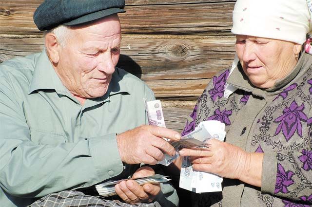 В Алтайском крае в июне выплатили повышенные пенсии