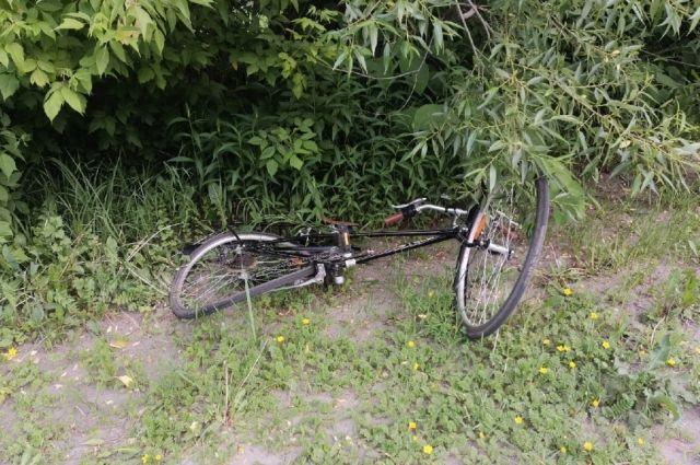 Пожилой велосипедист погиб под колесами ВАЗа в Брянске