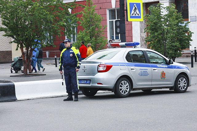Трое человек доставлены в медучреждение с травмами, двоим медицинскую помощь оказали на месте происшествия.