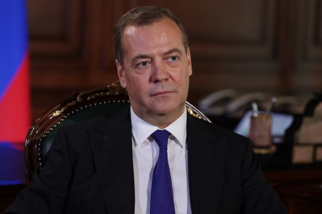 Медведев: осенью Запад начнёт собирать урожай от санкций против РФ
