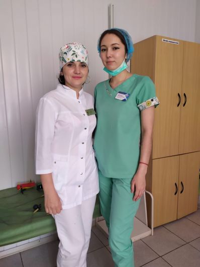 Инна Елагина, Ксения Куличенко, медсёстры Шпаковской районной больницы.