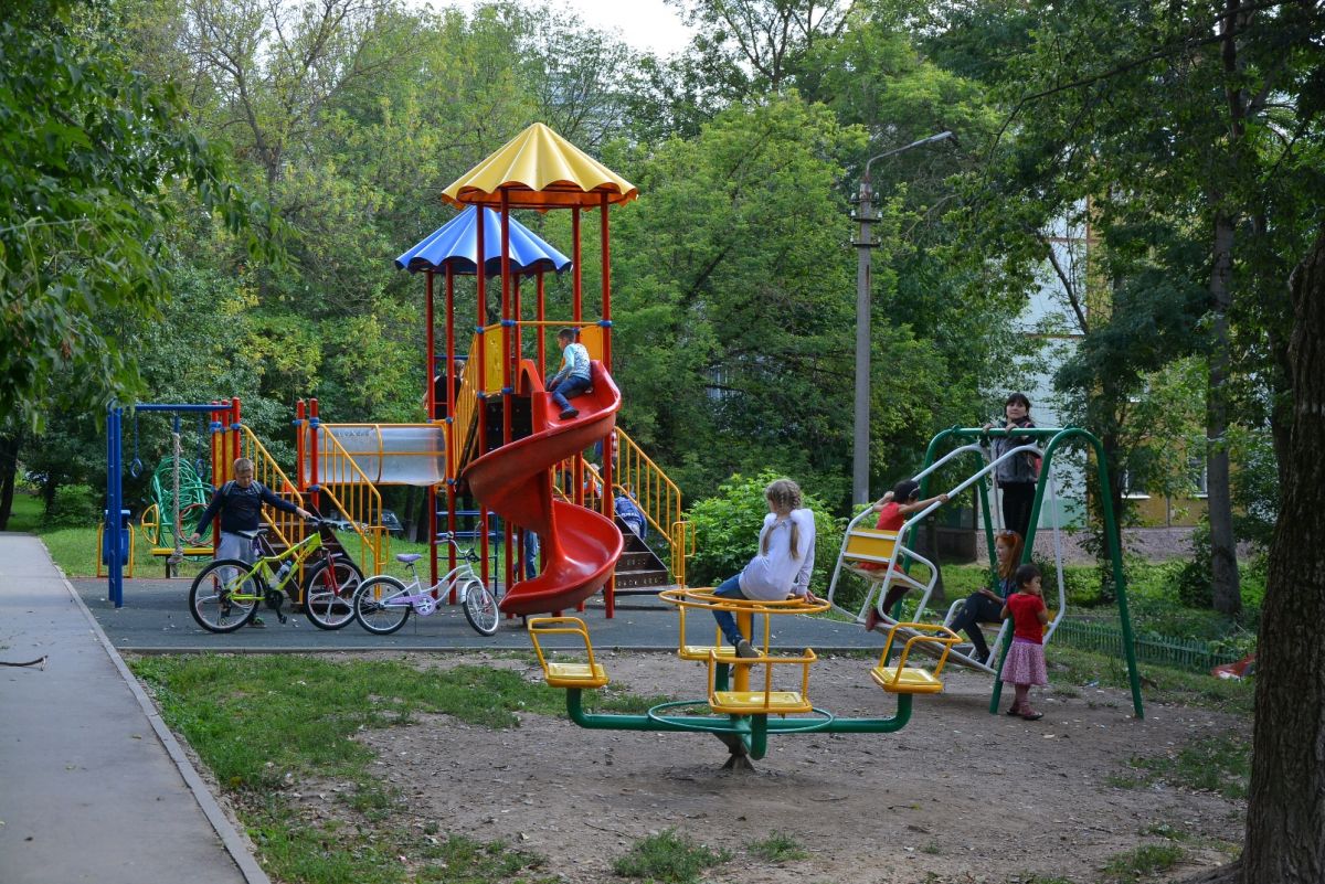 Детские площадки просят пощады. Кто отвечает за их безопасность? | АиФ Тула