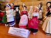 Куклы в костюмах земель Германии. Работа выполнена смоленским мастером. 