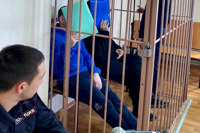 Братья Ткачевы и Александр Зырянов на судебном заседании в Уватском районном суде.