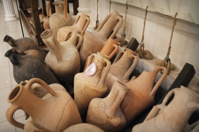 Амфоры, найденные на территории Анапы, хранятся в музее.
