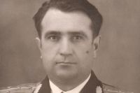Александра Яковлевича считают своим героем аж в нескольких местах бывшего СССР. 