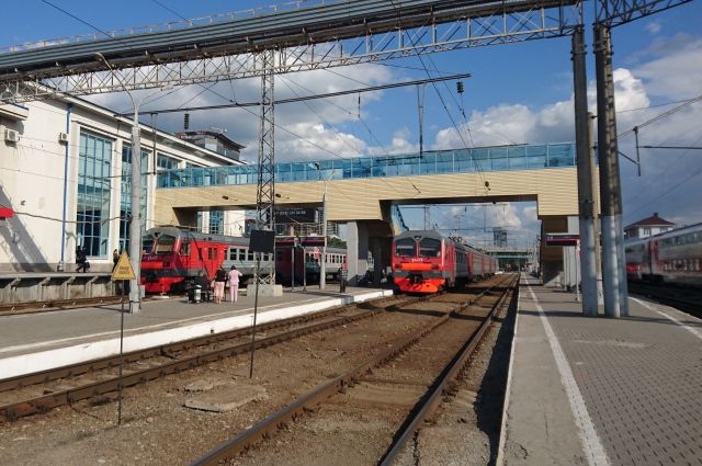 Из-за схода товарняка задержаны поезда, идущие через Ростов