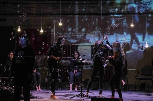 Театр «Платформа 32» дебютировал в Брянске спектаклем «Марафон»