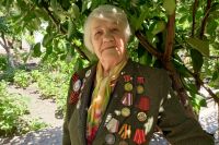 57 лет Вера Ивановна живёт в Аксае и все эти годы 22 июня приходит на площадь Героев.