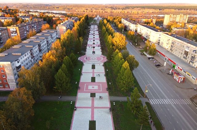 Аллея Победы - это центральное место города, которое ведёт к Мемориальному комплексу воинам-юргинцам, погибшим за Родину в годы Великой Отечественной войны.