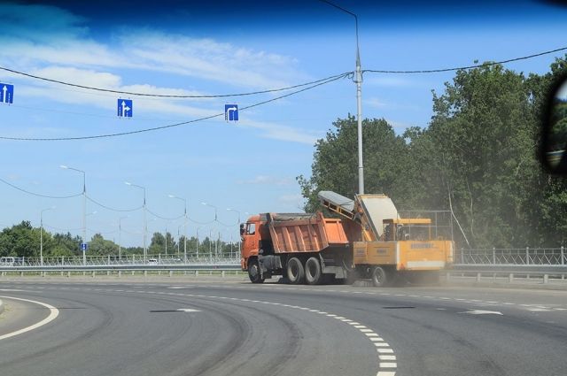 Более 1000 тонн песка и мусора вывезли в Брянске за неделю