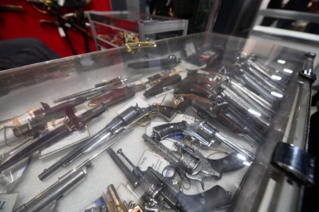 Байден подписал закон об ужесточении условий владения оружием в США