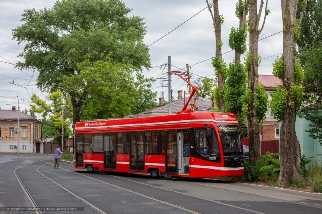 В Таганроге трамвай сошёл с рельсов 27 июня