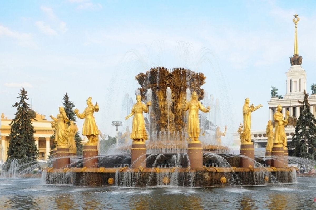 Москвичей предупредили о штрафах за купание в фонтанах