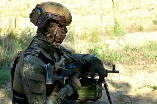 Украинские военные отбили штурмы под Славянском и Лисичанском