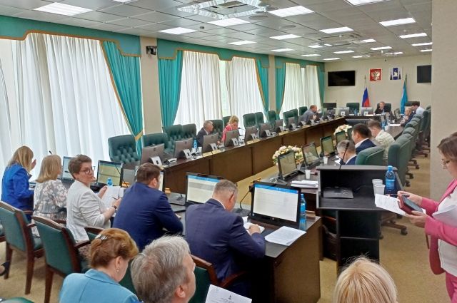 Заседание комитета по бюджету и налогам Сахалинской областной Думы.
